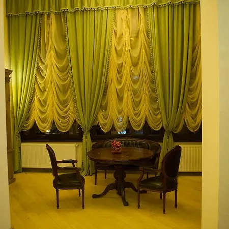Regal 1880 Hotel 3*