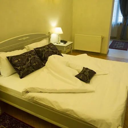 Regal 1880 Hotel 3*