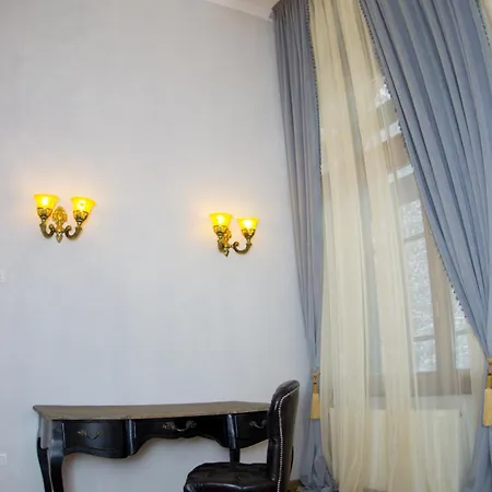 Regal 1880 Hotel 3*