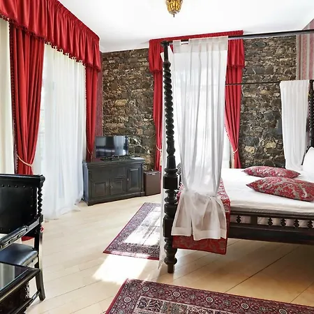 Regal 1880 3*